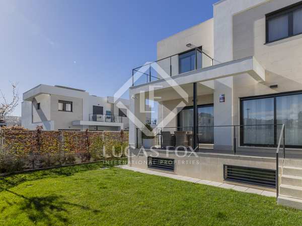 307m² house / villa with 200m² garden for sale in Boadilla Monte