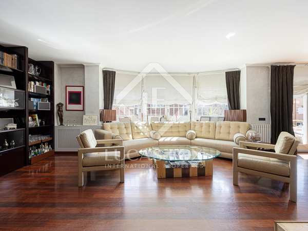 352m² penthouse with 25m² terrace for sale in Tres Torres