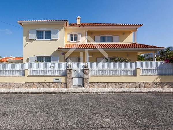 Huis / Villa van 272m² te koop in Sintra & Silver Coast