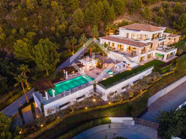 2,449m² house / villa with 386m² terrace for sale in Sierra Blanca / Nagüeles
