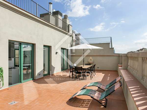 150 m² penthouse with terrace for rent in Eixample Right