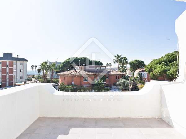 227m² house / villa with 113m² garden for sale in La Pineda