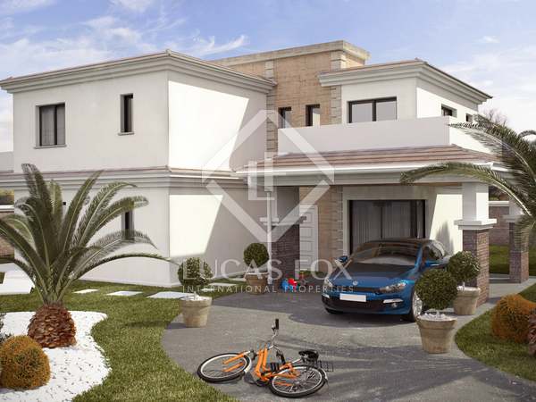 200m² house / villa for sale in Alicante ciudad, Alicante