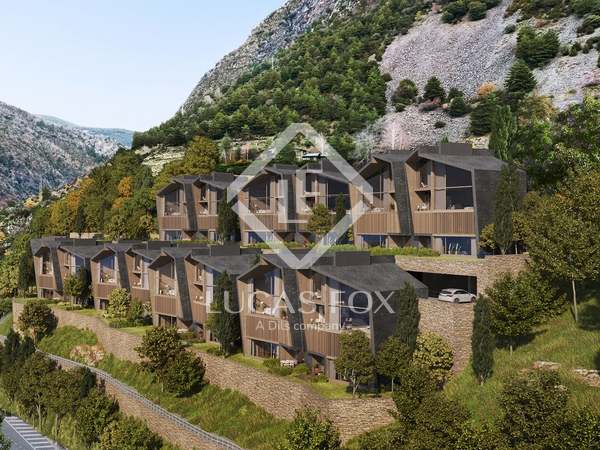 Casa / villa de 518m² con 73m² de jardín en venta en Escaldes