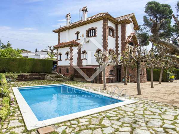 347m² house / villa with 1,355m² garden for sale in Sant Cugat