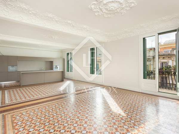 Penthouse to buy in Casa Burés on Ausias March, Eixample