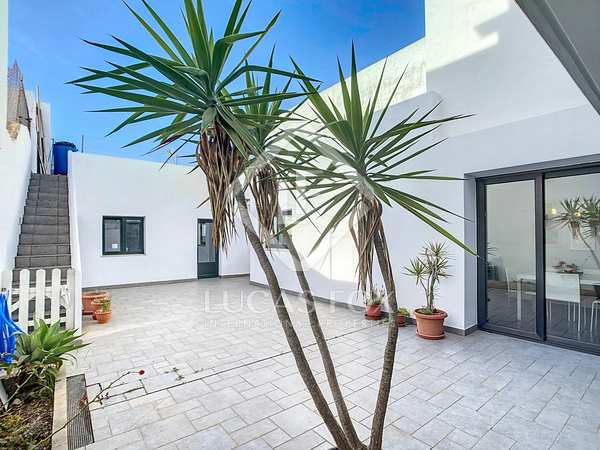 110m² apartment with 100m² garden for sale in Ciutadella