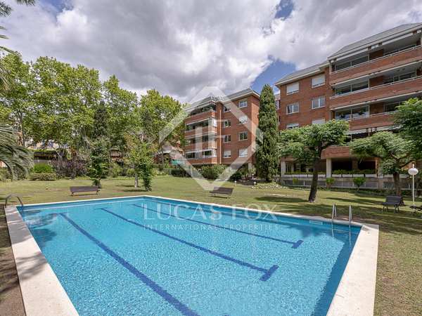 204m² apartment with 14m² terrace for sale in Pedralbes