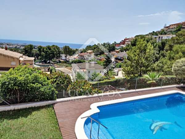 266m² house / villa with 200m² garden for sale in Calafell