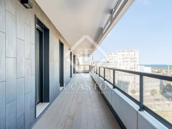 101m² lägenhet med 45m² terrass till uthyrning i Diagonal Mar