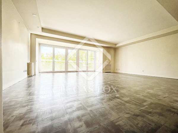 275m² apartment for sale in Castellana, Madrid