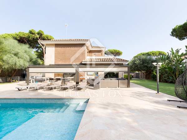 Casa / villa de 388m² en venta en La Pineda, Barcelona