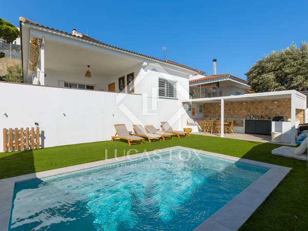 200m² house / villa for sale in Premià de Dalt, Barcelona