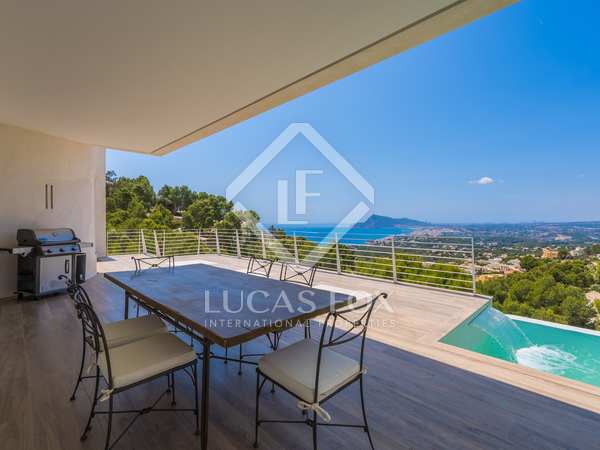 360m² house / villa with 126m² terrace for sale in Altea Town