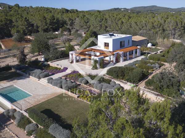 268m² hus/villa med 21m² terrass till salu i Santa Eulalia