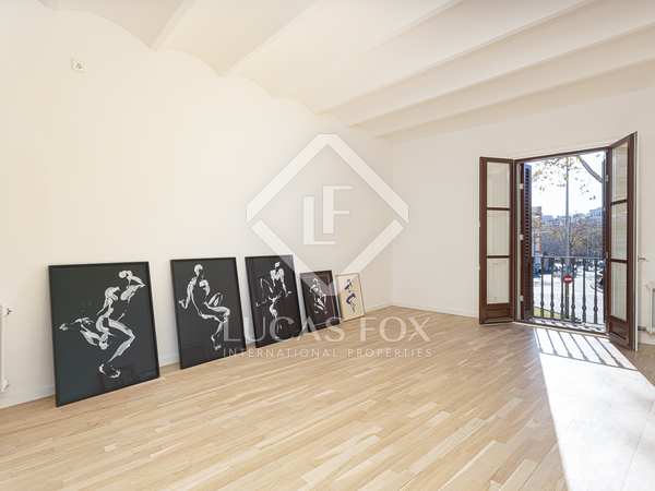 103m² apartment with 42m² terrace for sale in Eixample Right