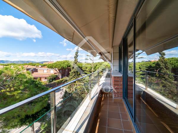 287m² hus/villa med 368m² Trädgård till uthyrning i Gavà Mar