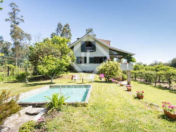 Huis / villa van 252m² te koop in Pontevedra, Galicia