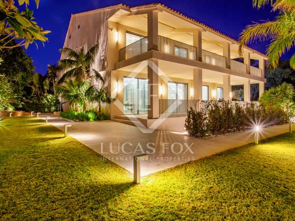 800m² house / villa for sale in Cabo de las Huertas