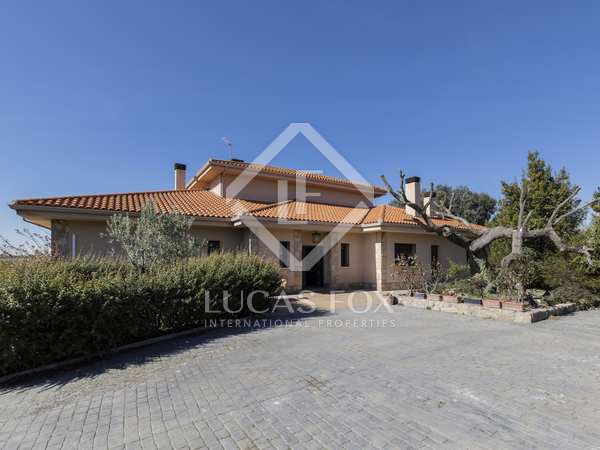 650m² house / villa with 4,500m² garden for sale in Boadilla Monte