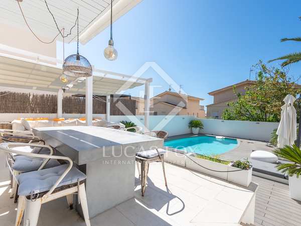 Villa van 206m² te koop in Levantina, Barcelona