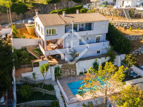 Huis / Villa van 343m² te koop in Cabrils, Barcelona