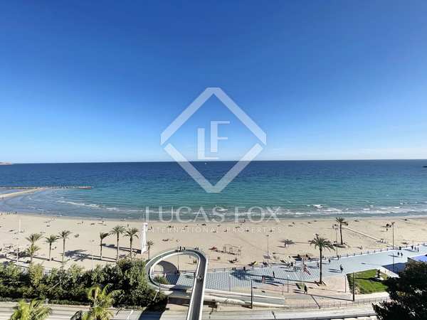 168m² apartment with 15m² terrace for rent in Alicante ciudad