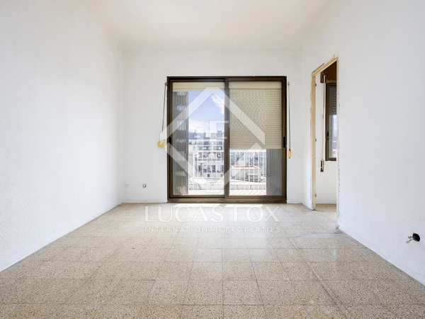 82m² penthouse with 7m² terrace for sale in Eixample Left