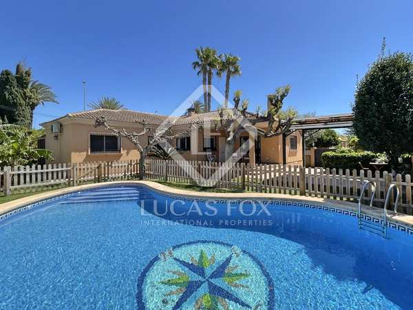 Villa van 264m² te koop in Playa Muchavista, Alicante