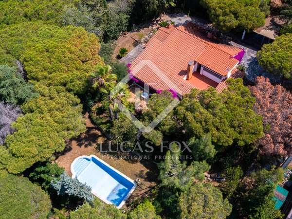 203m² house / villa with 2,000m² garden for sale in Cabrera de Mar