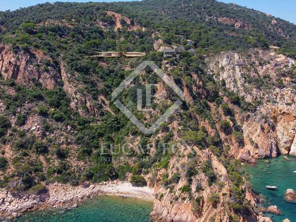 Seafront building plot to buy in exclusive Punta Brava