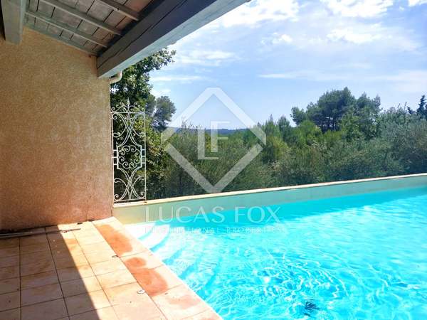 170m² hus/villa med 2,300m² Trädgård till salu i Montpellier Region