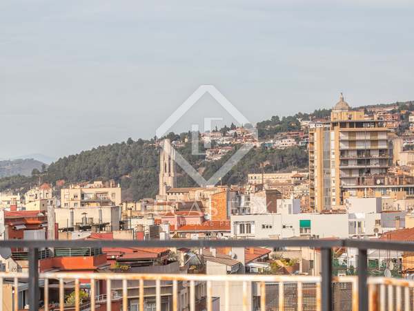 161m² penthouse with 200m² terrace for sale in Girona Center