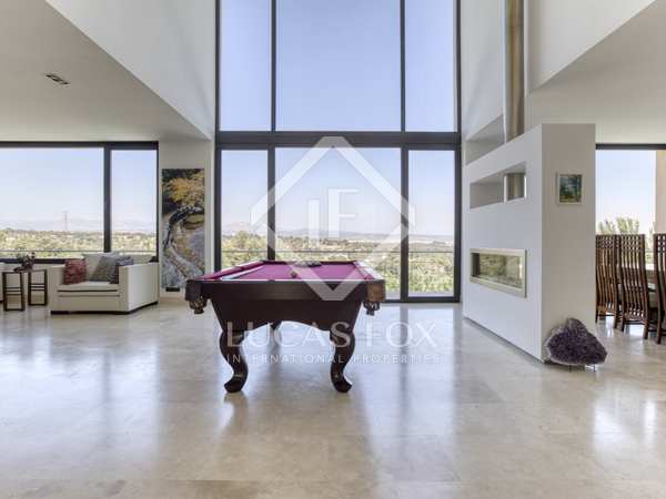 975m² house / villa for sale in Madrid Río, Madrid