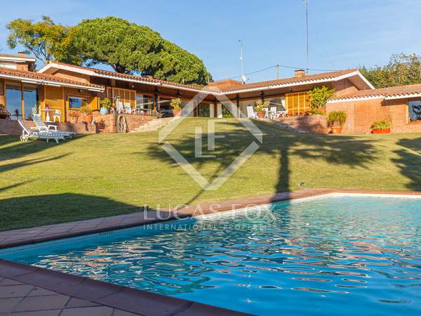 Villa van 400m² te koop met 3,000m² Tuin in Sant Andreu de Llavaneres