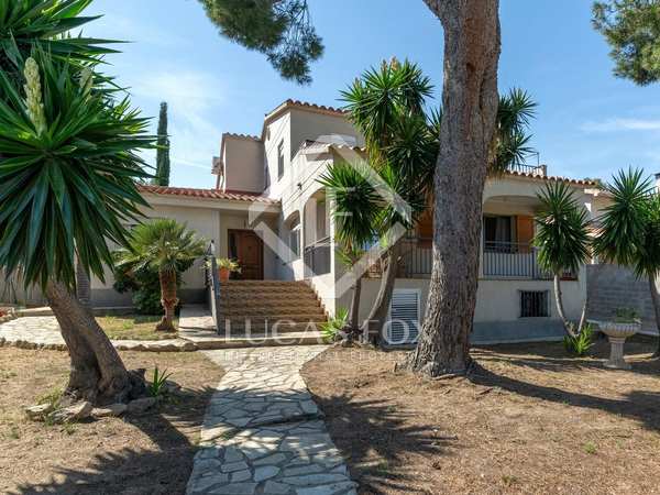 275m² house / villa for sale in Urb. de Llevant, Tarragona