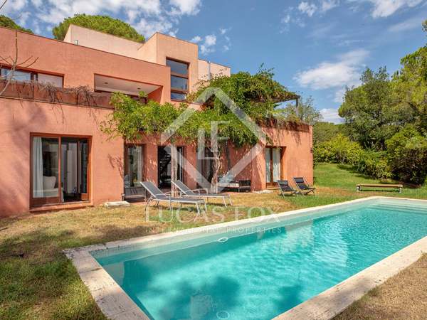 Villa van 414m² te koop in Santa Cristina, Costa Brava