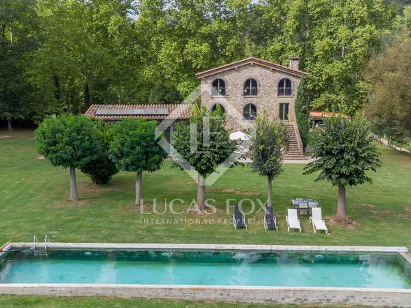 Casa rural de 396m² con 8,000m² de jardín en venta en La Garrotxa