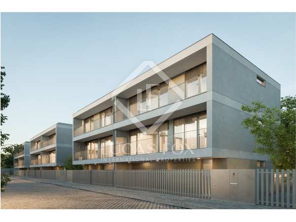 226m² house / villa with 107m² terrace for sale in Porto