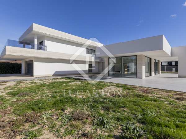 Casa / villa de 1,519m² en venta en Las Rozas, Madrid