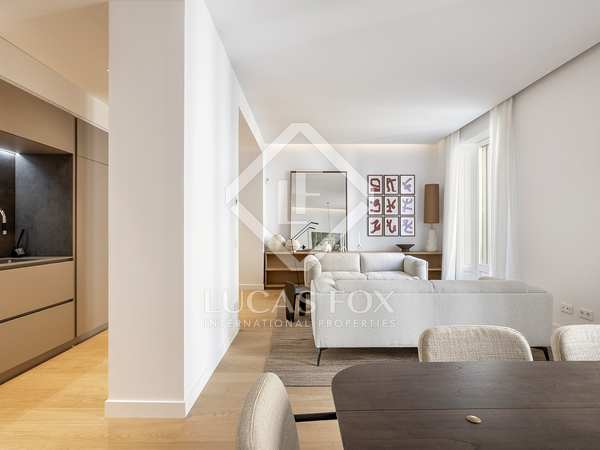 124m² apartment with 20m² terrace for sale in Eixample Right