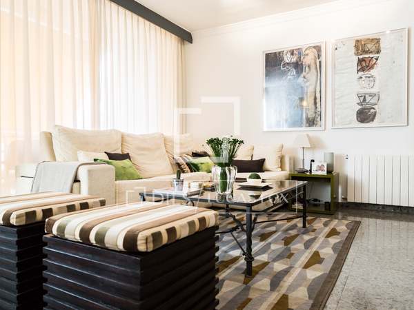 Apartmento de 216m&sup2; with 6m&sup2; terra&ccedil;o &agrave; venda em Sant Francesc