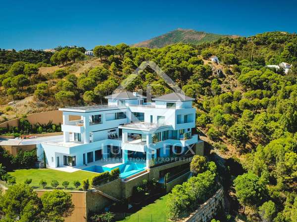 1,339m² house / villa with 776m² terrace for sale in Benahavís