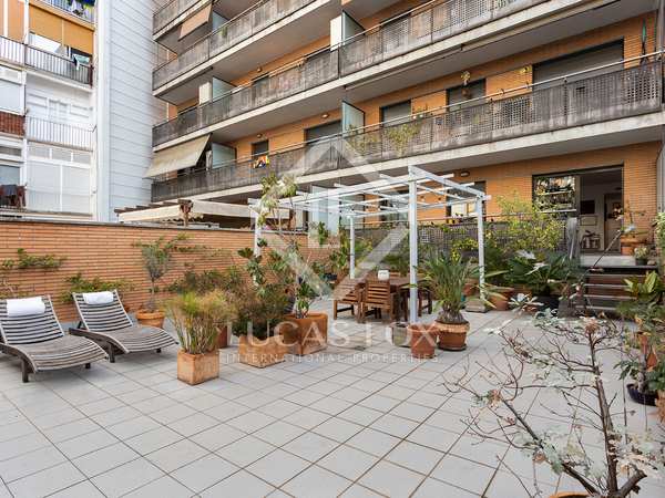 79m² apartment with 120m² terrace for sale in Eixample Right