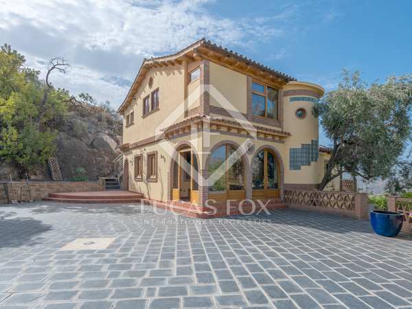 304m² house / villa for sale in Axarquia, Málaga