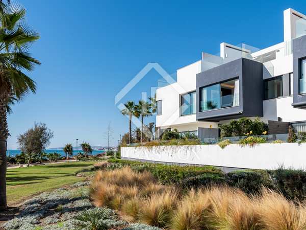 Huis / villa van 370m² te koop met 128m² terras in Estepona town