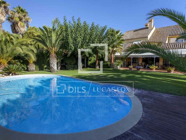 Casa / Vila de 345m² with 600m² Jardim à venda em Los Monasterios