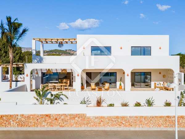 290m² house / villa for sale in Moraira, Costa Blanca
