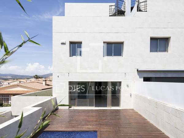 293m² Villa with 144m² terrace for sale in Els Cards
