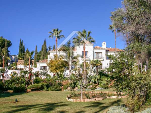 Villa van 1,350m² te koop in New Golden Mile, Costa del Sol